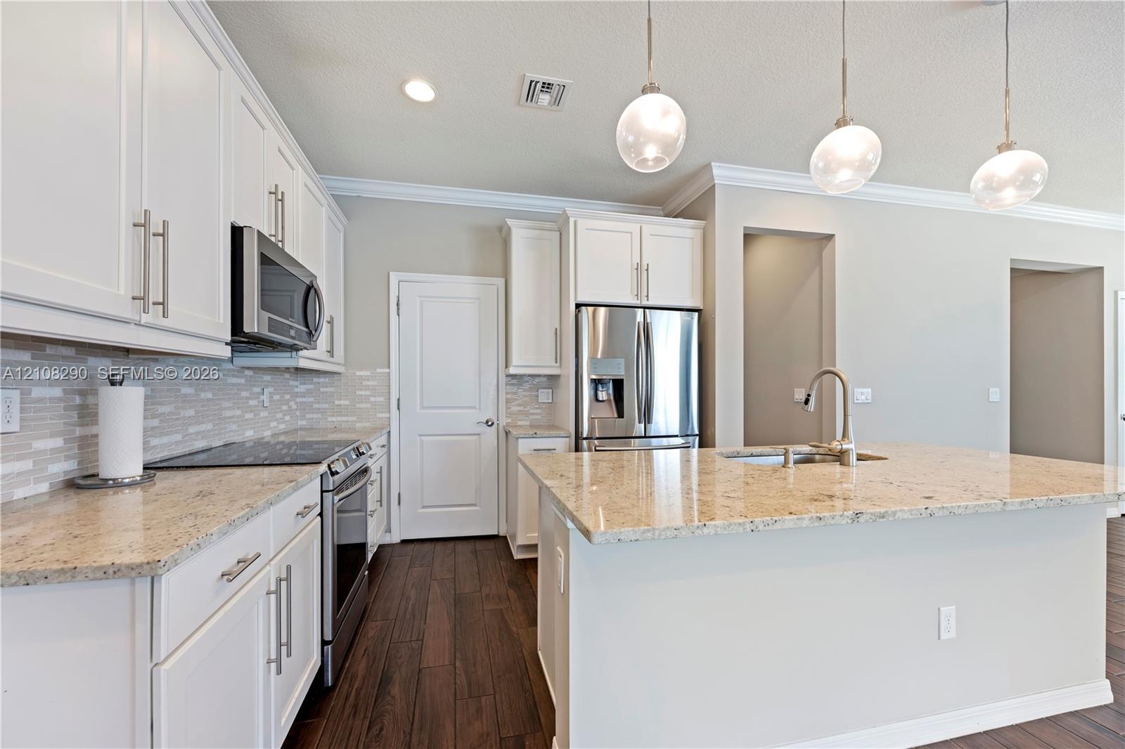 Residential Lease in Hollywood 2