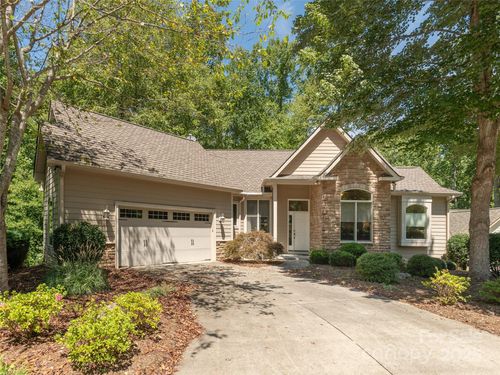 17 High Park Ct, Hendersonville, NC, 28791-2391 | Card Image
