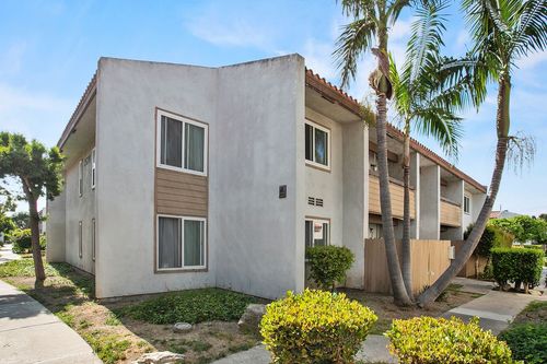 r1-2521 W Sunflower Ave, Santa Ana, CA, 92704-7432 | Card Image