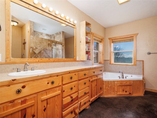 2225 Fm 586, House other with 4 bedrooms, 3 bathrooms and null parking in Bangs TX | Image 15