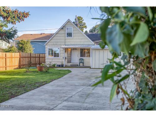 338 Ne Avery St, Newport, OR, 97365-3044 | Card Image