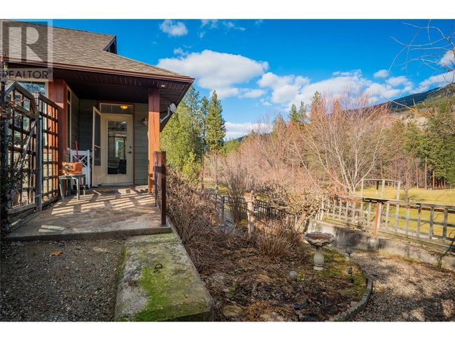 250 1 St Ave, House other with 3 bedrooms, 5 bathrooms and 3 parking in Kootenay Boundary BC | Image 69