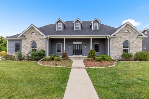 2203 Wickford Ln, Sycamore, IL, 60178-8878 | Card Image