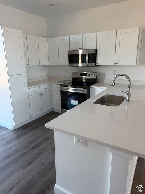 1334 E Lone Rock View Dr, Big Water, UT, 84741 | Card Image