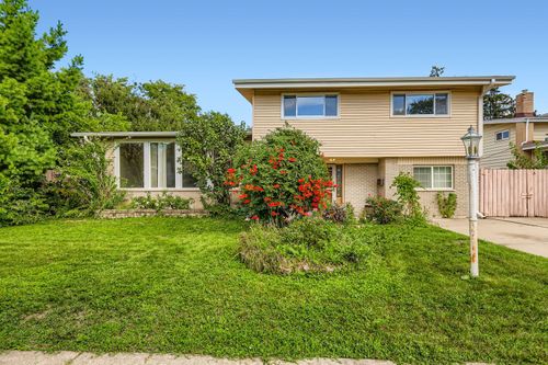521 Michael Mnr, Glenview, IL, 60025-4673 | Card Image
