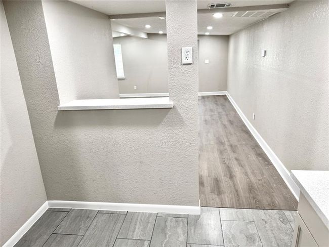 UNIT B-- BAR STOOL AREA | Image 18
