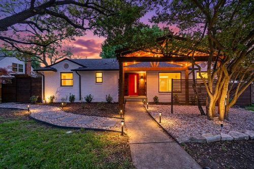 7041 Freemont St, Dallas, TX, 75231-7301 | Card Image