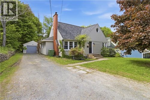 683 Mitchell St, Fredericton, NB, E3B3S7 | Card Image