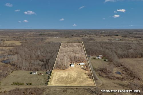 2704 Woodsview Dr, Hillsdale, MI, 49242-9021 | Card Image