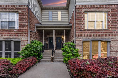 22-4311 Miracles Blvd, Detroit, MI, 48201-1547 | Card Image