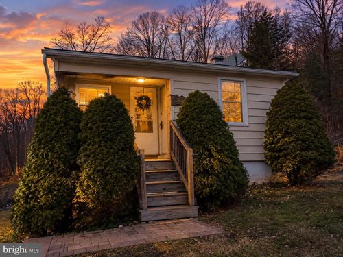 3143 Zepp Rd, GREEN LANE, PA, 18054-2300 | Card Image
