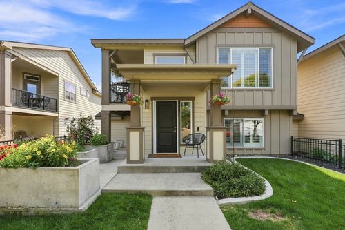 2007 W Bridge Ave, Spokane, WA, 99201-1711 | Card Image