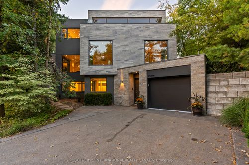 2 Tarlton Rd, Toronto, ON, M5P2M4 | Card Image