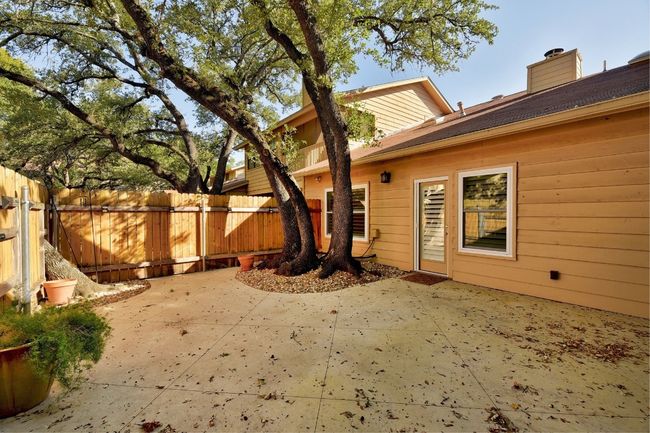 Enjoy your own private yard! | Image 22