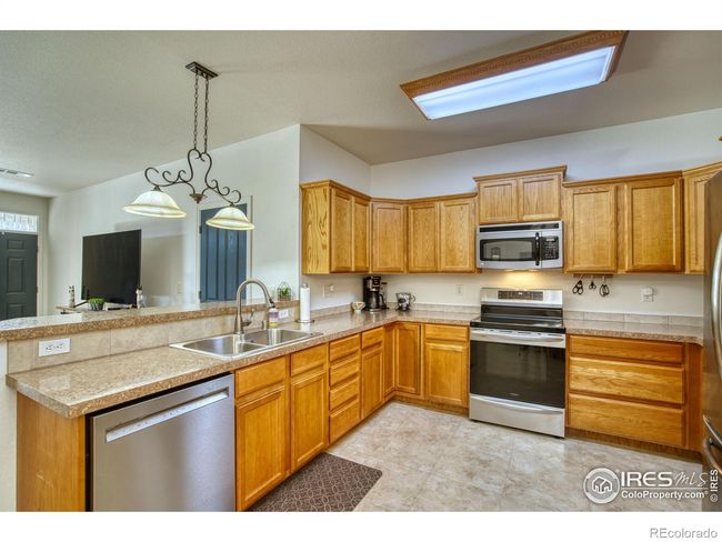 roomy kitchen | Image 11