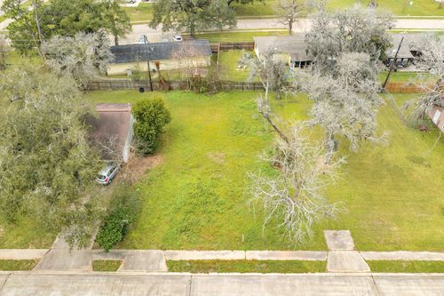 103 Huisache St, Lake Jackson, TX, 77566-4235 | Card Image