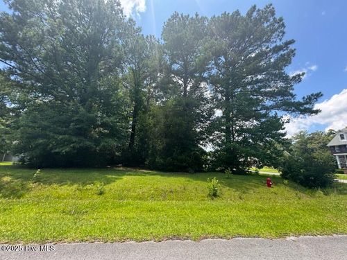 246 Country Squire Ln, Jacksonville, NC, 28540-3053 | Card Image