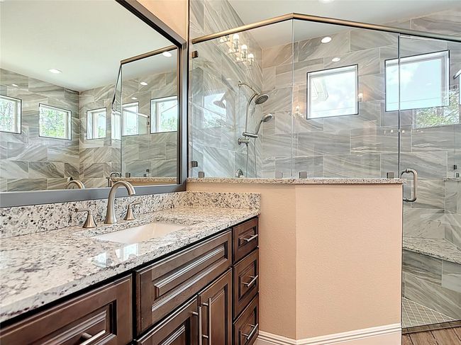 Owners Suite Bathroom | Image 39
