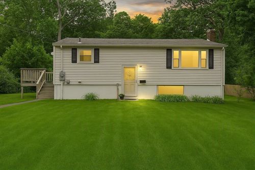 60 Holbrook Ave, Stoughton, MA, 02072 | Card Image