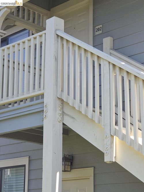 202 Shoreline Ct, Richmond, CA, 94804 | Card Image