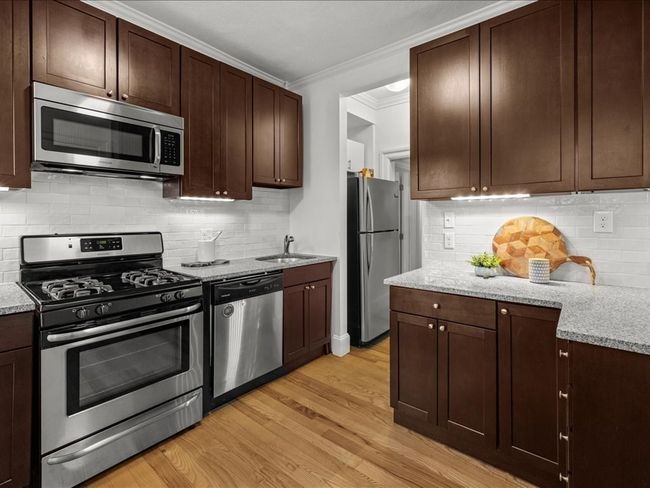APT-1 - 1 Auburn Ct, Condo with 3 bedrooms, 2 bathrooms and null parking in Brookline MA | Image 5