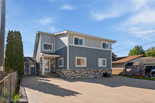 7910 Anchor Bay Dr, Clay, MI, 48001-3002 | Card Image