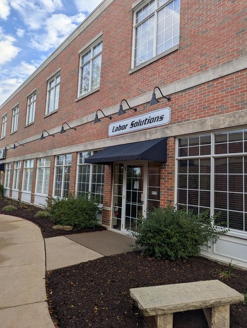 5175 Utica Ridge Rd, Davenport, IA, 52807-3863 | Card Image