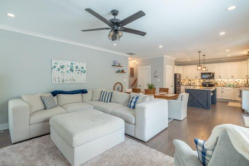 3840 Hunter Ln, Hayes, VA, 23072-2925 | Card Image