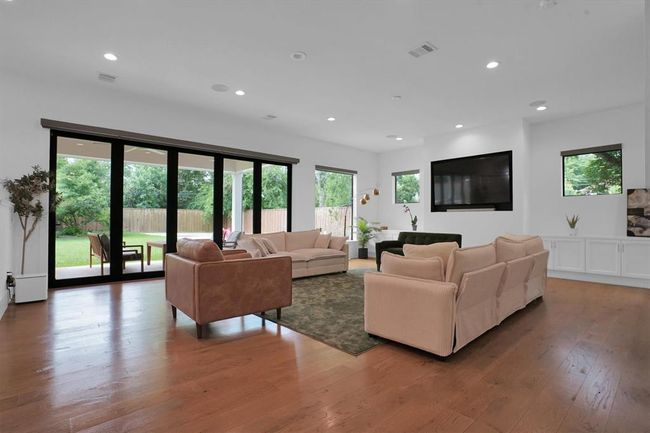 9115 Hammerly Blvd, House other with 4 bedrooms, 4 bathrooms and null parking in Houston TX | Image 10