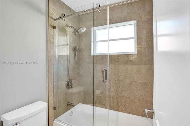730 Bayside Ln, House other with 4 bedrooms, 3 bathrooms and null parking in Weston FL | Image 39