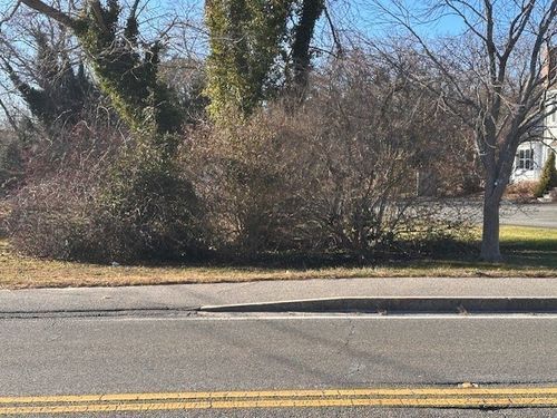 568 Main St, Dennis, MA, 02638-1906 | Card Image