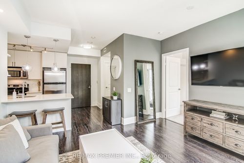 414-560 Front St W, Toronto, ON, M5V1C1 | Card Image