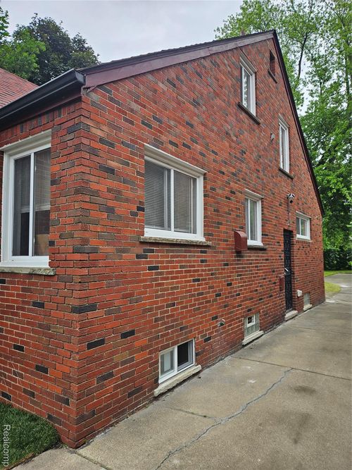17308 Shaftsbury Ave, Detroit, MI, 48219-3591 | Card Image