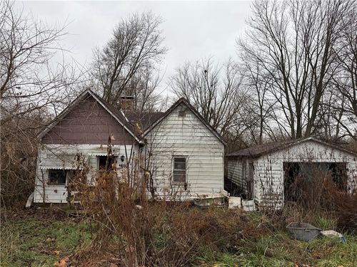 4070 N 1494 East Rd, Ridge Farm, IL, 61870-6024 | Card Image