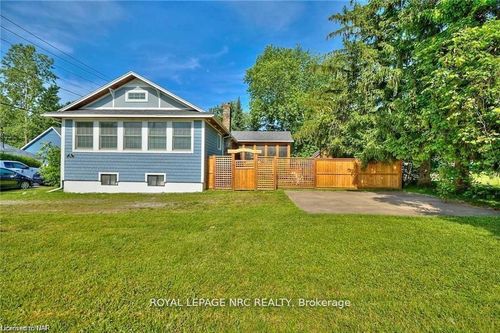 213 Schooley Rd, Crystal Beach, ON, L0S1N0 | Card Image