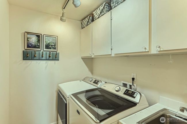 APT-201 - 9727 Ne Juanita Dr, Condo with 3 bedrooms, 3 bathrooms and 2 parking in Kirkland WA | Image 19