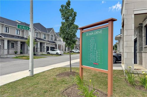 11-30 Mia Dr, Hamilton, ON, L9B0K1 | Card Image