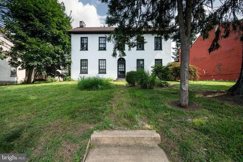 159 N Centre Ave, LEESPORT, PA, 19533-8646 | Card Image