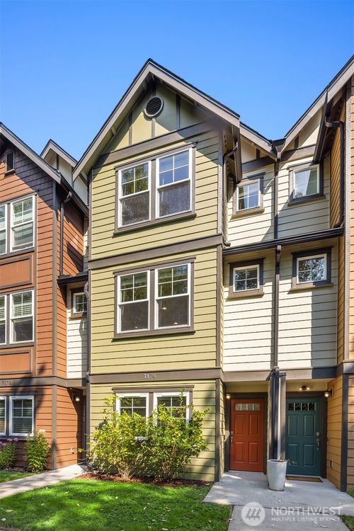7174 27th Ave Sw, Seattle, WA, 98106-1755 | Card Image