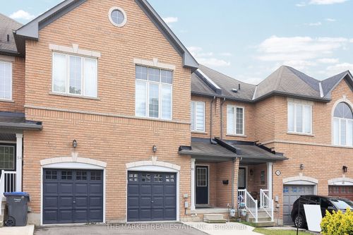 52 Pefferlaw Cir, Brampton, ON, L6Y0K1 | Card Image