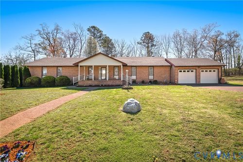 107 Oxford Rd, Hopewell, VA, 23860-1624 | Card Image