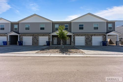 527 Tiller Ave, Sugar City, ID, 83448-5116 | Card Image