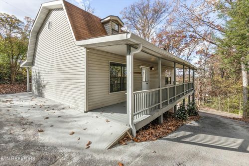 3525 Calvert St, Rockford, TN, 37853-3927 | Card Image