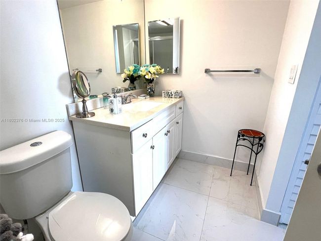 APT-1932 - 20505 E Country Club Dr, Condo with 2 bedrooms, 2 bathrooms and null parking in Aventura FL | Image 11