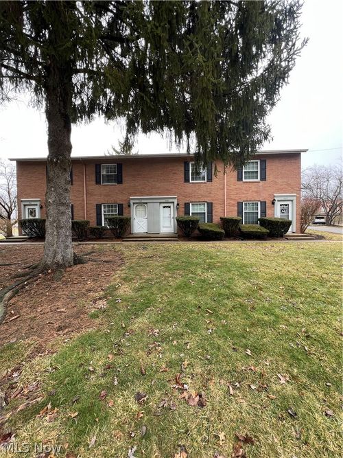 705 Lakeview Dr, Cortland, OH, 44410-1620 | Card Image