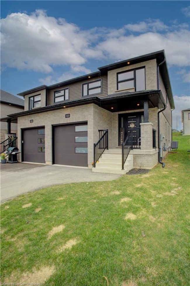 123 2 Nd St, House other with 3 bedrooms, 3 bathrooms and 3 parking in Walkerton ON | Image 4