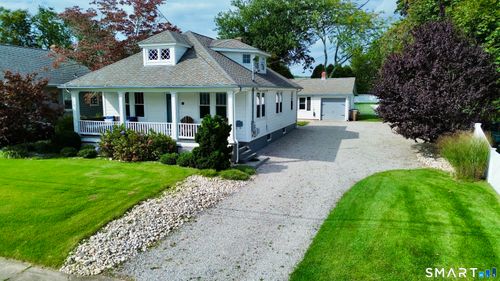 72 Smith St, Niantic, CT, 06357-2517 | Card Image