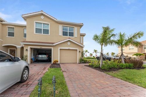 2925 Tardiff Dr, NAPLES, FL, 34120-5713 | Card Image