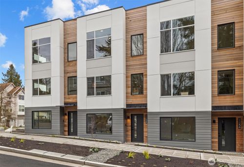 11232 Corliss Ave N, Seattle, WA, 98133-8569 | Card Image