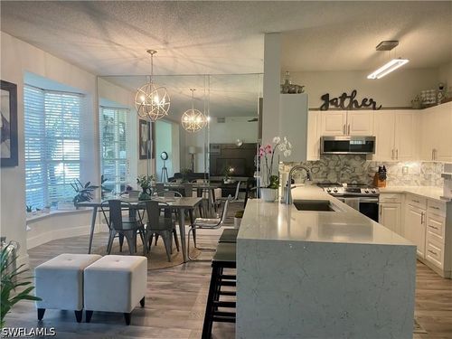 102-56 Silver Oaks Cir, NAPLES, FL, 34119-4669 | Card Image